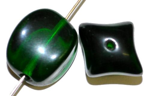 Glasperlen, 
 grün transp., 
 in der Zeit von 1930 bis 1960 in Gablonz/Böhmen 
 hergestellt