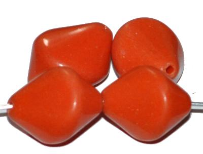 Glasperlen Nuggets,
 1920/30 in Gablonz/Böhmen hergestellt,
 orange opak