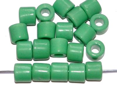 Glasperlen tilt-beads (Prosserbeads)
 russischgrün opak,
 in den 1920/30 Jahren in Gablonz/Böhmen
 hergestellt