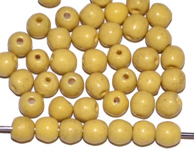 Glasperlen (Prosserbeads) aus Gablonz/Böhmen um 1920 hergestellte, gelb opak