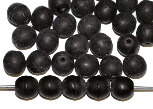 Glasperlen rund,
 schwarz mattiert ( frostet ),
 in der Zeit von 1920 bis 1930 in Gablonz/Böhmen
 hergestellt