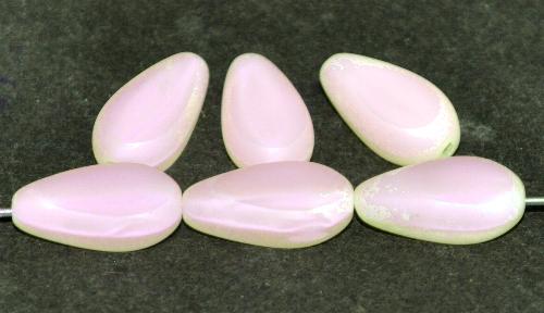 Glasperlen / Table Cut Beads geschliffen 
 blassrosa opak Rand mattiert (frostet),
 hergestellt in Gablonz / Tschechien 