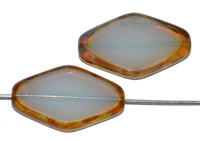 Glasperlen / Table Cut Beads, Raute, geschliffen
 Opalglas naturweiß, Rand mit picasso finish,
 hergestellt in Gablonz Tschechien