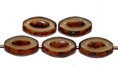 Glasperlen / Table Cut Beads
 geschliffen
 Perlettglas beige mit picasso finish, 
 hergestellt in Gablonz / Tschechien
