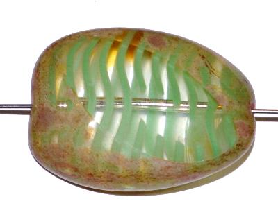 große Glasperle / Table Cut Bead geschliffen kristall grün mit picasso finish, hergestellt in Gablonz Tschechien