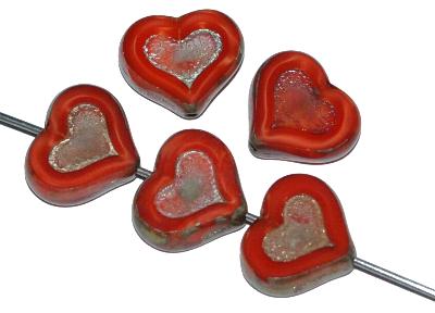 Glasperlen / Table Cut Beads
 rot Perlettglas,
 Herzen geschliffen mit picasso finish,
 hergestellt in Gablonz / Tschechien