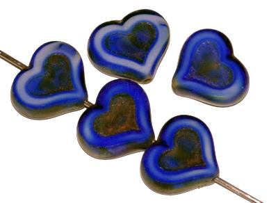 Glasperlen / Table Cut Beads
 blau,
 Herzen geschliffen mit picasso finish,
 hergestellt in Gablonz / Tschechien