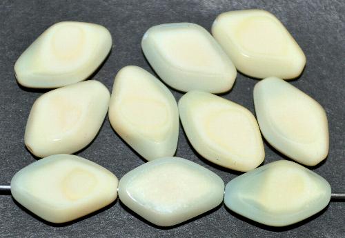 Glasperlen / Table Cut Beads
 geschliffen
 blass gelb Rand mattiert (frostet),
 hergestellt in Gablonz / Tschechien