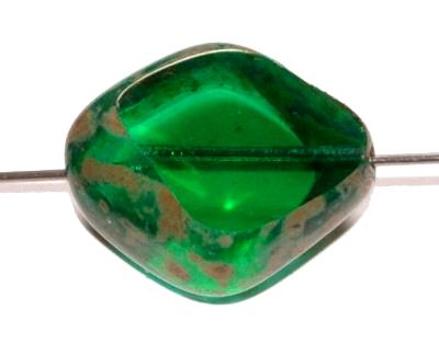 große Glasperle / Table Cut Bead geschliffen smaragdgrün transp. mit picasso finish, hergestellt in Gablonz Tschechien