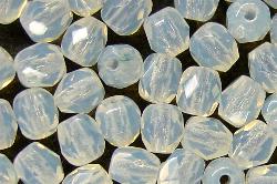 facettierte Glasperlen milchweiß opal, hergestellt in Gablonz / Tschechien