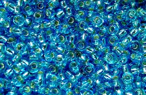 Rocailles von Preciosa Ornella Tschechien,
 türkisblau mit Silbereinzug
