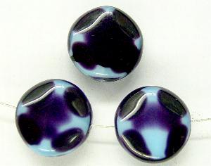 Glasperlen Linsen
 hellblau violett opak,
 hergestellt in Gablonz / Tschechien