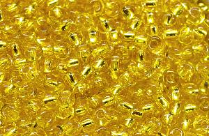 Rocailles von Ornella Preciosa Tschechien,
 gelb mit Silbereinzug