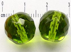 facettierte Glasperlen grün