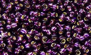 Rocailles von Preciosa Ornella Tschechien, 
 violett mit Silbereinzug