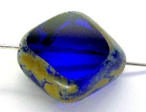 große Glasperle / Table Cut Bead
 geschliffen blau transp. mit picasso finish,
 hergestellt in Gablonz Tschechien