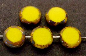 Glasperlen / Table Cut Beads Scheiben geschliffen, gelb opak mit picasso finish, hergestellt in Gablonz / Tschechien
