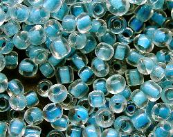 Rocailles
 kristall mit Farbeinzug türkisblau