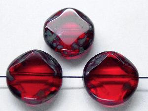 Glasperlen / Table Cut Beads
 rot transp. mit picasso finish,
 hergestellt in Gablonz / Tschechien