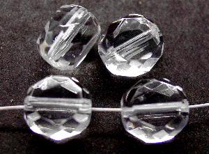 Glasperlen / Table Cut Beads
 geschliffen, kristall,
 Rand mit Facettenschliff 