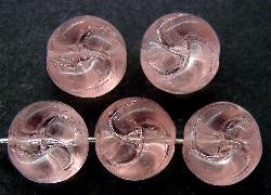 Glasperlen in Knotenform,  
 rosa transp,  
 nach alten Vorlagen aus den 1950/60 Jahren in Gablonz Tschechien neu gefertigt