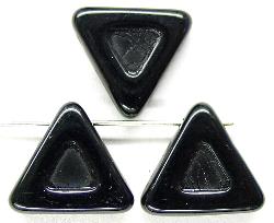 Glasperlen,  Dreiecke schwarz, hergestellt in Gablonz / Tschechien,