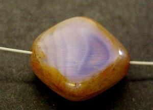 große Glasperle / Table Cut Bead
 geschliffen
 Perlettglas violett mit picasso finish,
 hergestellt in Gablonz Tschechien