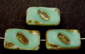 Glasperlen / Table Cut Beads
 Perlettglas hellgrün
 geschliffen mit picasso finish