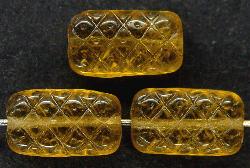 Glasperlen  Rechtecke 
 geprägt, gelb tranap.,
 hergestellt in Gablonz / Tschechien