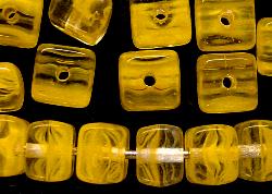 Glasperlen Würfel  Uranglas gelb meliert, hergestellt in Gablonz / Tschechien