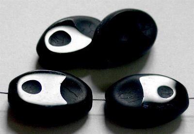 Glasperlen / Table Cut Beads
 schwarz Rand mattiert ( frostet ),
 hergestellt in Gablonz / Tschechien