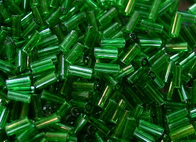 Glasperlen in den 1920/30 Jahren in Gablonz/Böhmen hergestellt
 grün transp.