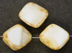 Glasperlen / Table Cut Beads
 geschliffen alabasterweiß
 mit picasso finish,
 hergestellt in Gablonz Tschechien