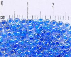 Rocailles
 kristall mit Farbeinzug blau /schimmernd (lüster)