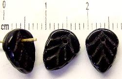 Glasperlen Blätter 
 schwarz,
 hergestellt in Gablonz / Tschechien