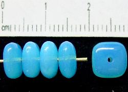 Glasperlen Pillowbeads,  Opalglas blau, hergestellt in Gablonz / Tschechien