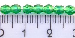 facettierte Glasperlen
 smaragdgrün transp., 
 hergestellt in Gablonz / Tschechien
 