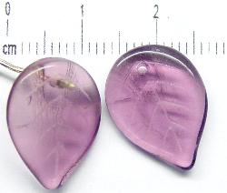 Glasperlen 
 Blätter violett