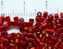 2-cut-Beads von Ornella Preciosa Tschechien
 rot /sechseckig mit Silbereinzug