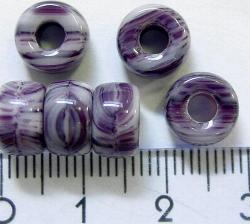 Glasperlen violett marmoriert, hergestellt in Gablonz / Tschechien