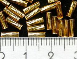 Stiftperlen hergestellt von Preciosa Ornella Tschechien,  goldgelb, getwistet viereckiges Loch mit Silbereinzug