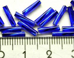 Stiftperlen hergestellt von Preciosa Ornella Tschechien, 
 blau, getwistet
 viereckiges Loch mit Silbereinzug