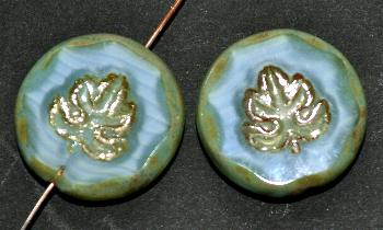 Glasperlen geschliffen / Table Cut Beads,
 hellblau Perlettglas, mit eingepägtem Blatt,
 burning silver und picasso finish,
 hergestellt in Gablonz / Tschechien