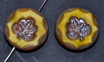 Glasperlen geschliffen/ Table Cut Beads
 Perlettglas gelb, mit eingepägtem Blatt und burning silver picasso finish, hergestellt in Gablonz / Tschechien