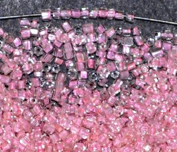 3-Cutbeads ca.1930 in Gablonz/Böhmen hergestellt, kristall mit Farbeinzug helles rosa
