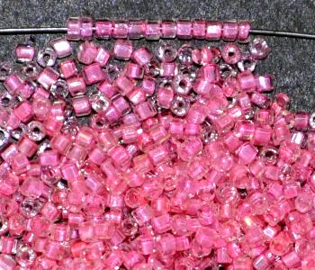 3-Cutbeads ca.1930 in Gablonz/Böhmen hergestellt, kristall mit Farbeinzug rosa